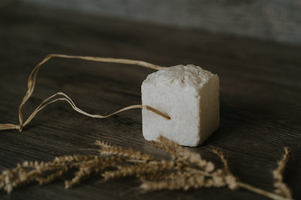 Shampoo e Balsamo Solido 2 in 1 per Cuoio Capelluto Sensibile - La Dolce Rivoluzione per il tuo Cuoio Capelluto! 🌱